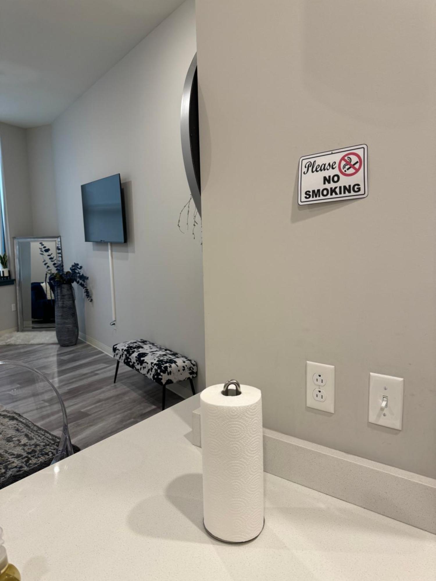 Beautiful Condo/Rooftop Patio With Free Parking 克里夫兰 外观 照片