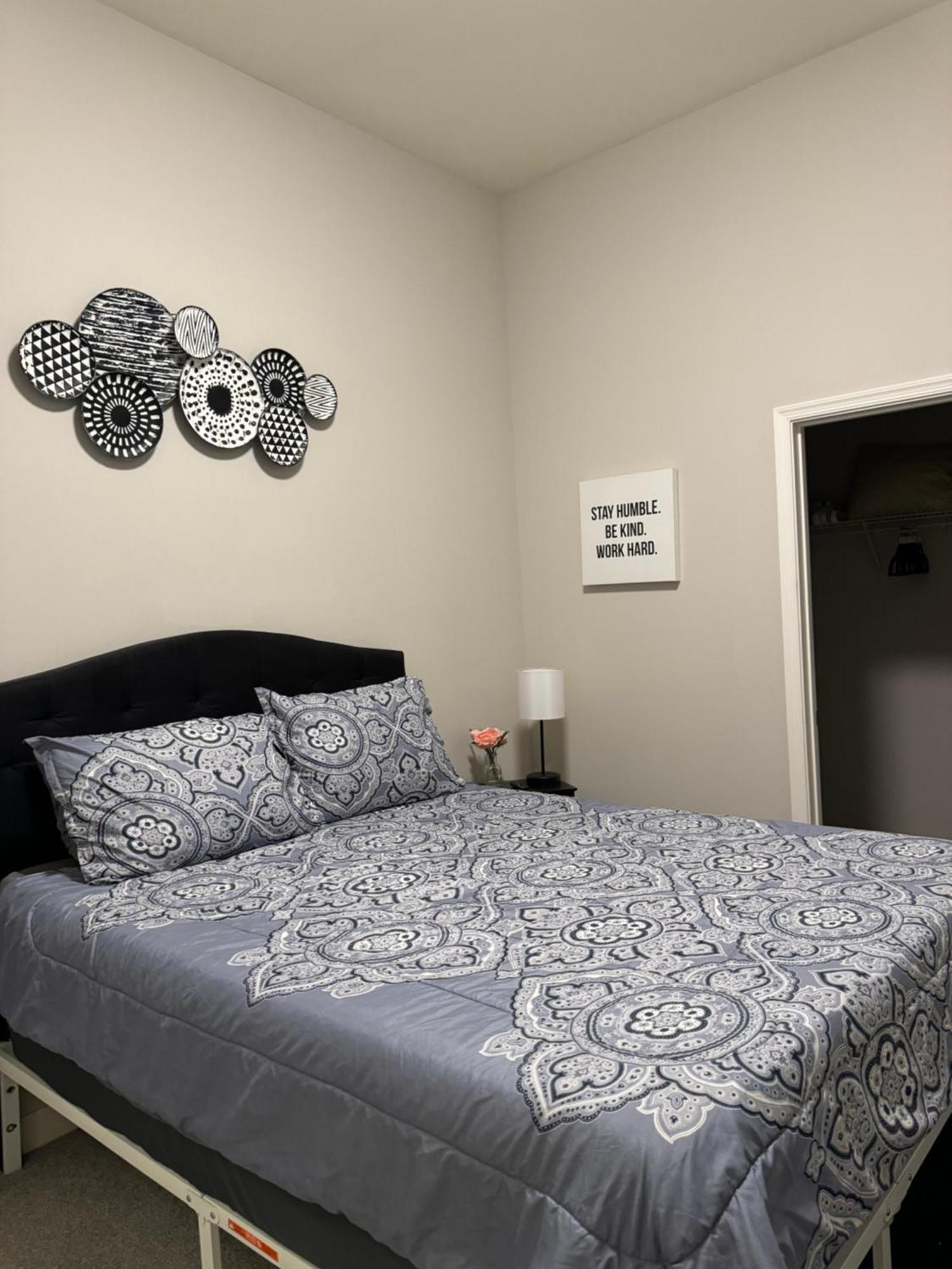 Beautiful Condo/Rooftop Patio With Free Parking 克里夫兰 外观 照片